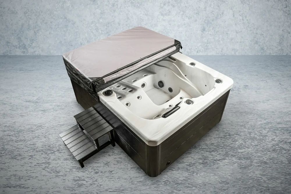 Whirlpool Nevada mit Thermoabdeckung, Klapphilfe und Treppe